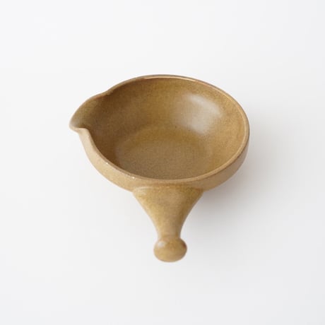 茶色のソースのお皿・白漆継ぎ