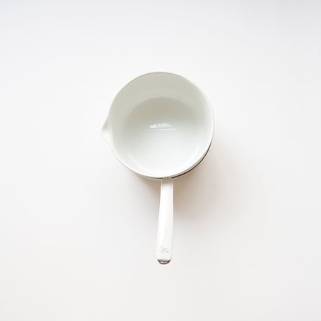 フランス・白磁の片手鍋  ⑥