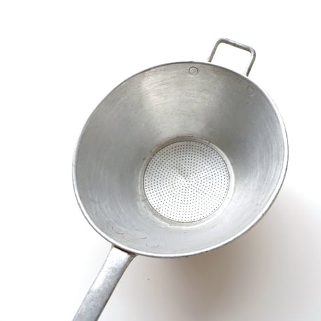 アルミの漉し器