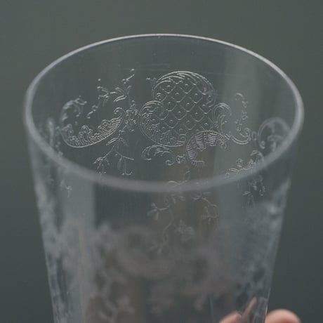 高級感のあるアンティークのコップ