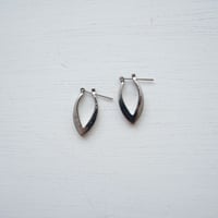 シンプルリーフピアス