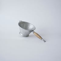 フランス・ビンテージ調理器具 / アルミの漉し器・木