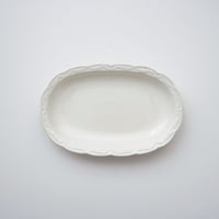 白い釉薬のオーバル皿・金継ぎ