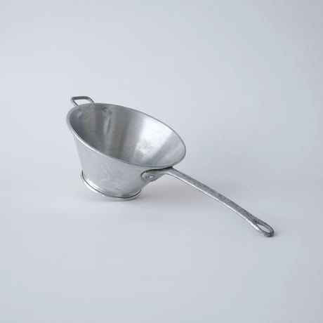 フランス・ビンテージ調理器具 / アルミの漉し器- 2025/07