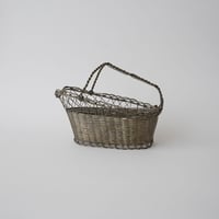 ワインのシルバーのカゴ