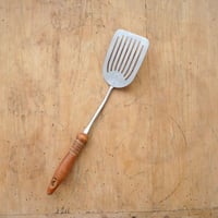 ビンテージ フライ返し・木製ハンドル