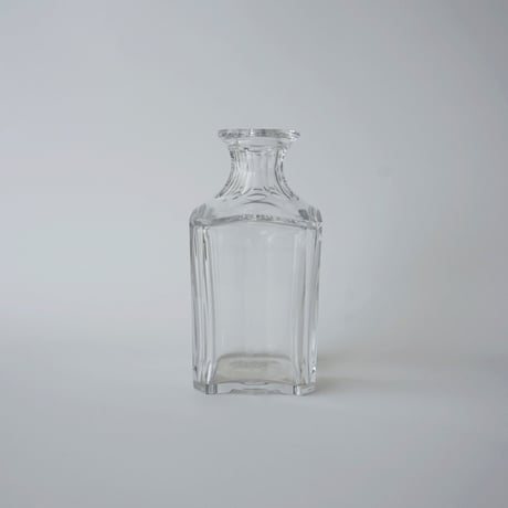 ドイツ・重厚感のあるクリスタルの瓶