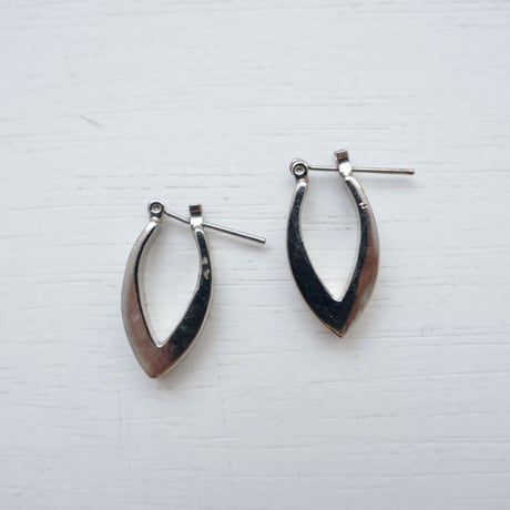 シンプルリーフピアス