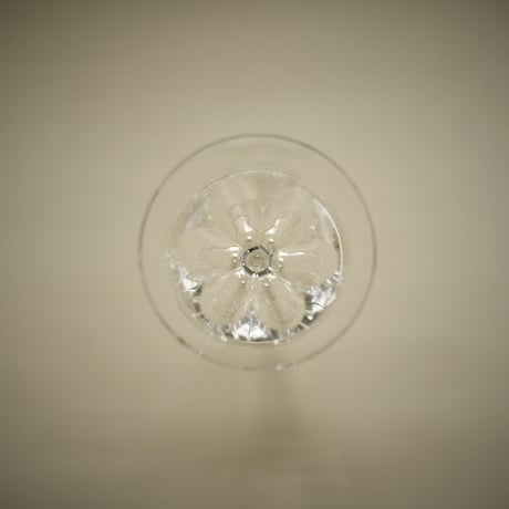 お花のようなクリスタルワイングラス　金継ぎ