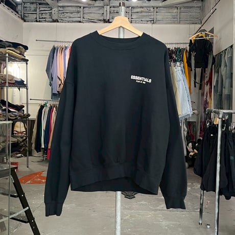 ESSENTIALS FRONT LOGO CREWNECK SWEAT BLACK MEDIUM 17573