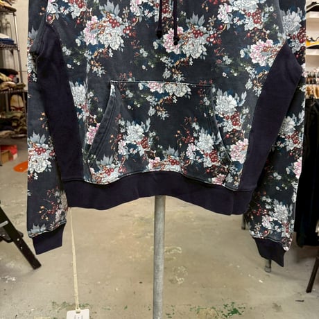 KITH FLORAL WILLIAMS III HOODIE NAVY MULTI MEDIUM 17606