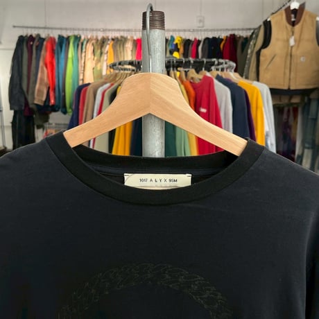 1017 ALYX 9SM BUCKLE CHAIN LS TEE BLACK MEDIUM 237876