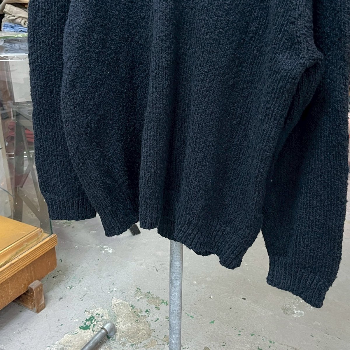 Supreme BOUCLE SMALL BOX SWEATER BLACK LARGE 56