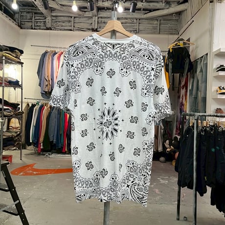 Supreme × HANES BANDANA TAGLESS TEE WHITE LARGE 70095