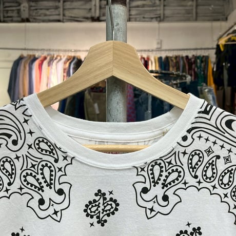 Supreme × HANES BANDANA TAGLESS TEE WHITE LARGE 23112