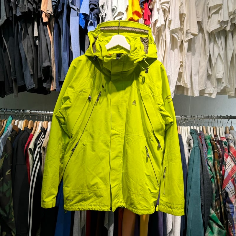 00s NIKE ACG ナイロンジャケット 短丈 L イエロー 中古・古着通販】NIKE ACG (ナイキエージーシー) マウンテンパーカー