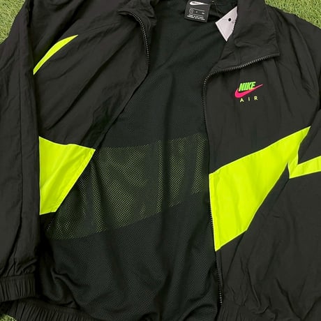 NIKE CITY NEON HBR  BIG SWOOSH WOVEN JACKET  BLACK SMALL 71751