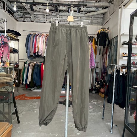 ESSENTIALS NYLON TRACK PANT INK XS 92070