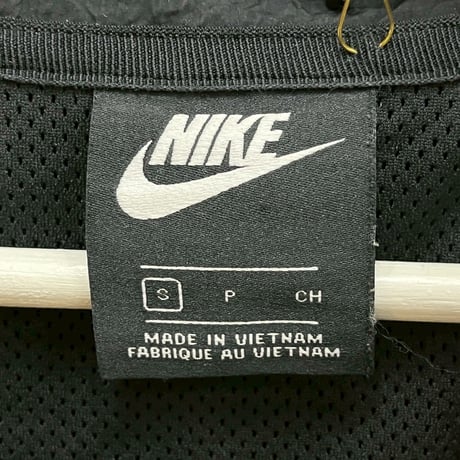 NIKE CITY NEON HBR  BIG SWOOSH WOVEN JACKET  BLACK SMALL 71751