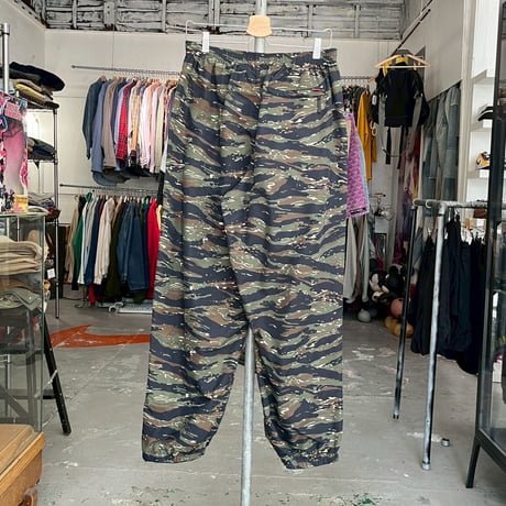Supreme FULL ZIP WARM UP BAGGY PANT TIGER CAMO LARGE 42125
