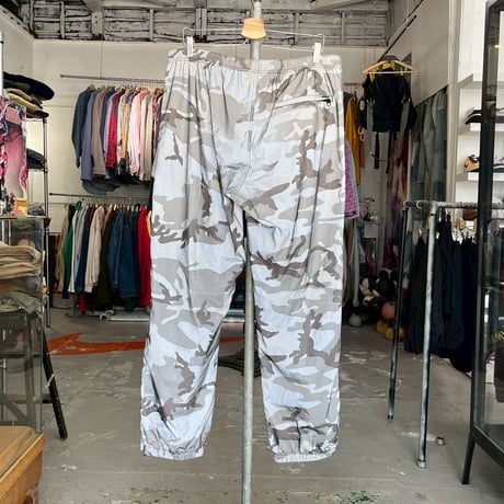 Supreme REFLECTIVE CAMO WARM UP PANT XL 56023