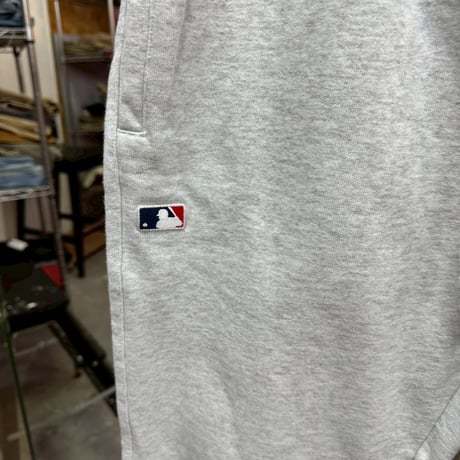 KITH × MLB BASEBALL NEWYORK YANKEES LOGO SWEATPANTS LIGHT HEATHER GREY MEDIUM 17566