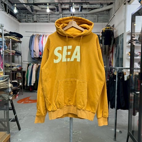 WIND AND SEA LOGO SWEAT HOODIE MUSTARAD MEDIUM 26450