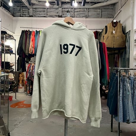 ESSENTIALS 1977 LOGO KNIT HOODIE  WHEAT MEDIUM 06126