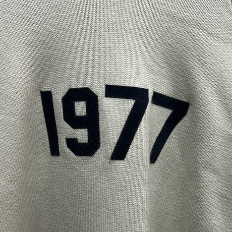 ESSENTIALS 1977 LOGO KNIT HOODIE  WHEAT MEDIUM 06126