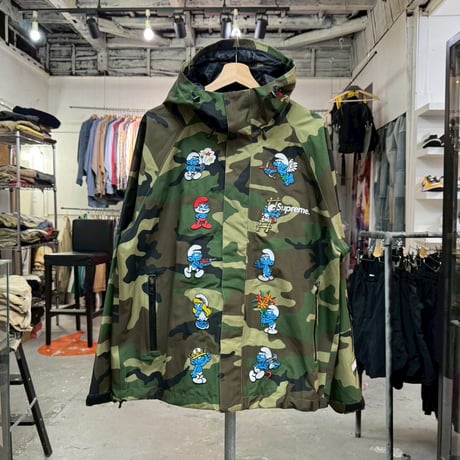 Supreme × SMURFS GORE-TEX SHELL JACKET CAMO MEDIUM 75642