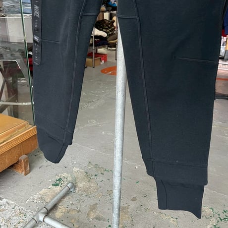 NIKE × sacai NRG SIDE LINE FLEECE PANT BLACK MEDIUM CZ4698-010 23130