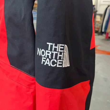 THE NORTH FACE 1994 RETRO MOUNTAIN LIGHT FUTURELIGHT JACKET BRICKHOUSERED MENS MEDIUM NF0A4R52 35468