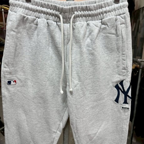 KITH × MLB BASEBALL NEWYORK YANKEES LOGO SWEATPANTS LIGHT HEATHER GREY MEDIUM 17566