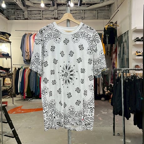 Supreme × HANES BANDANA TAGLESS TEE WHITE LARGE 23112