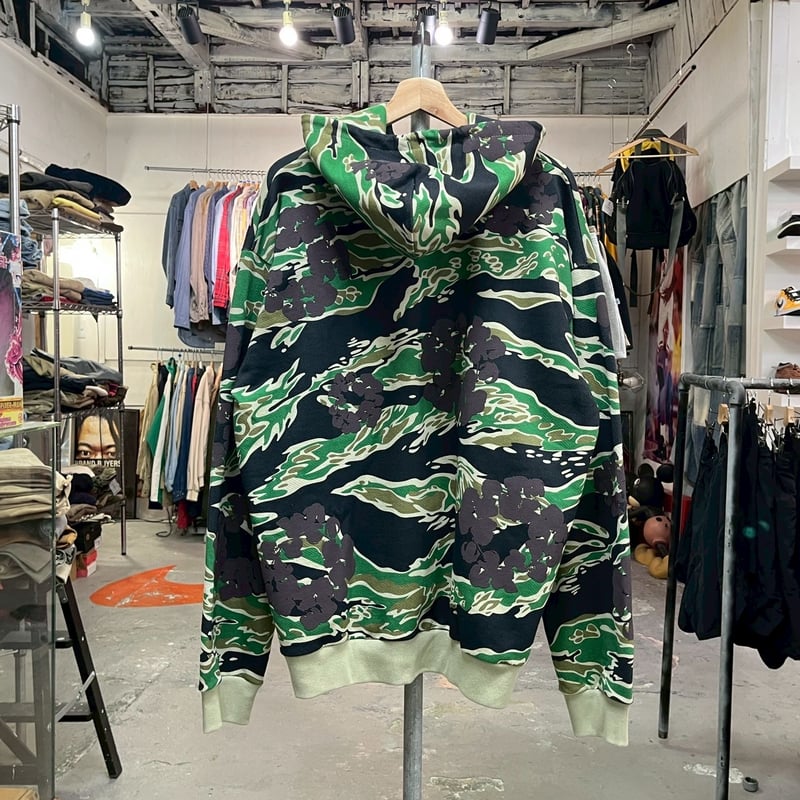 DENIM TEARS GREEN CAMO COTTON WREATH ZIP HOODIE