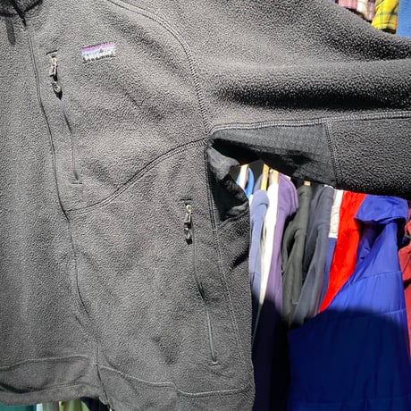 PATAGONIA R4 FLEECE JACKET BLACK MEDIUM 25413
