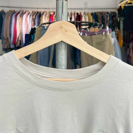 THE NORTH FACE	× KAWS LS TEE WHITE LARGE 17584