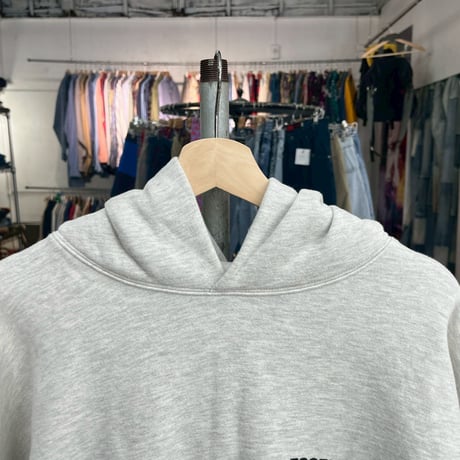 ESSENTIALS FELT LOGO HOODIE GREY LARGE 45436