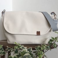 倉敷帆布のショルダーバッグ