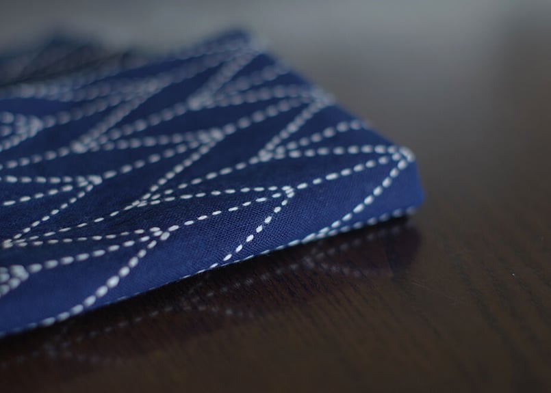 S様オーダー品】本藍染の刺し子ふきん（矢羽根模様） | 種