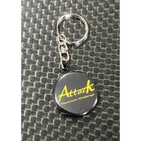 Attack　32mmキーホルダー　黒 / 黄色ロゴ