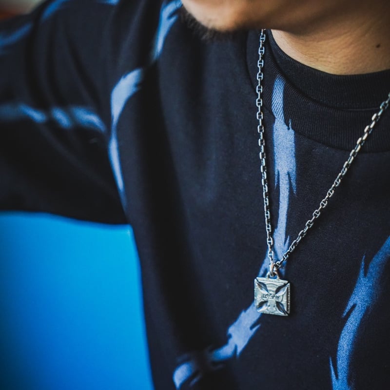 OLD COIN IRONCROSS PENDANT | DAZZLESUGAR