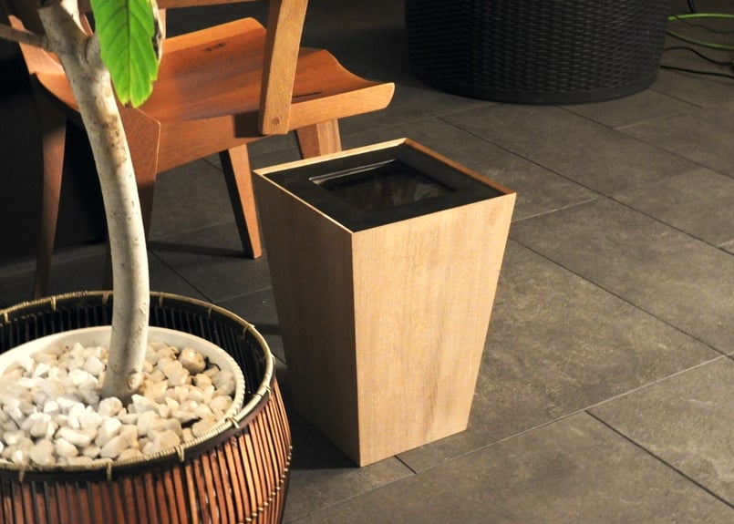 石州瓦とクリの木のダストボックス | iyasaka