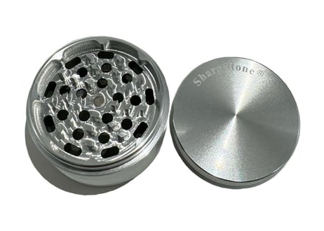 【タバコ用グラインダー】Sharp Stone/4層構造/直径6.2cm/高級ハイクオリティ/大きめ/アルミ製/クラッシャー