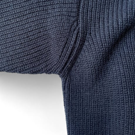 COMFORTABLE REASON / Harf Zip Knit