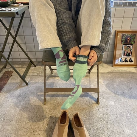 FLUTTER / FRONT MARK CREW SOCKS