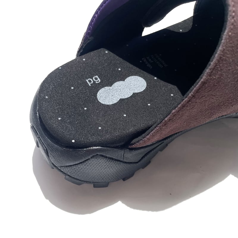 pg / DELTA BROWN | FLUTTER