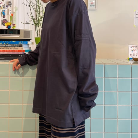 rajabrooke × tone / ARM POCKET L/S TEE