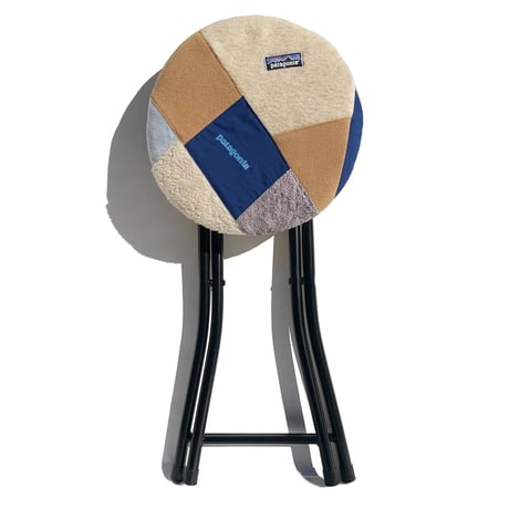 disguise covver™ / holding round stool