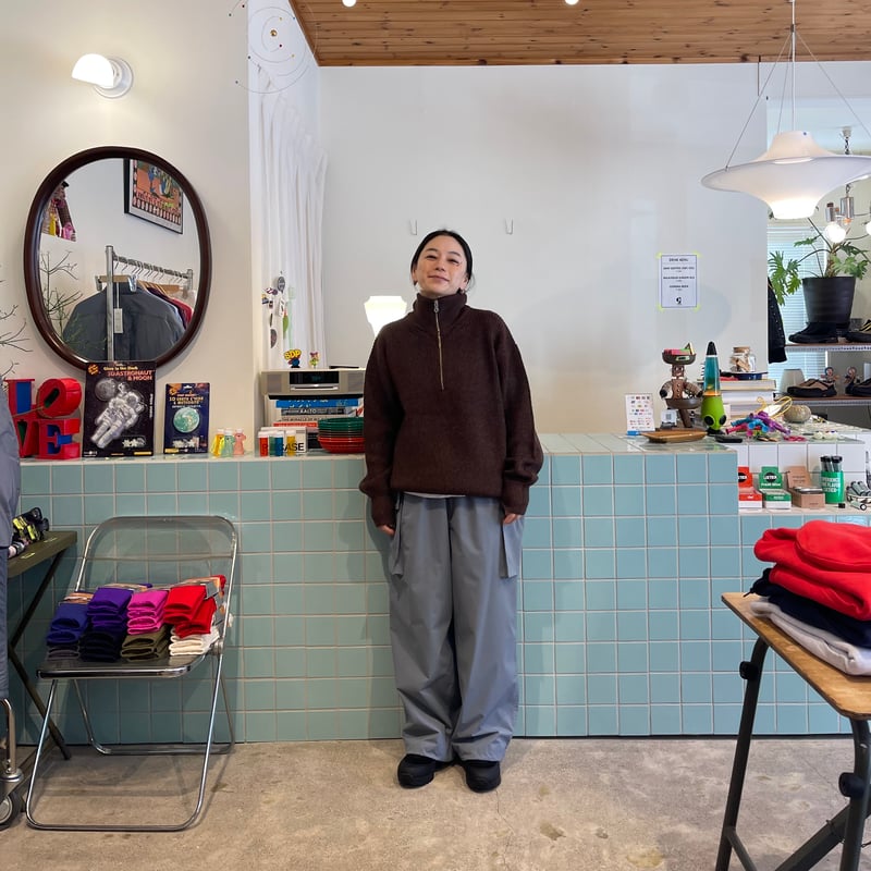 COMFORTABLE REASON / Harf Zip Knit | FLUTTER